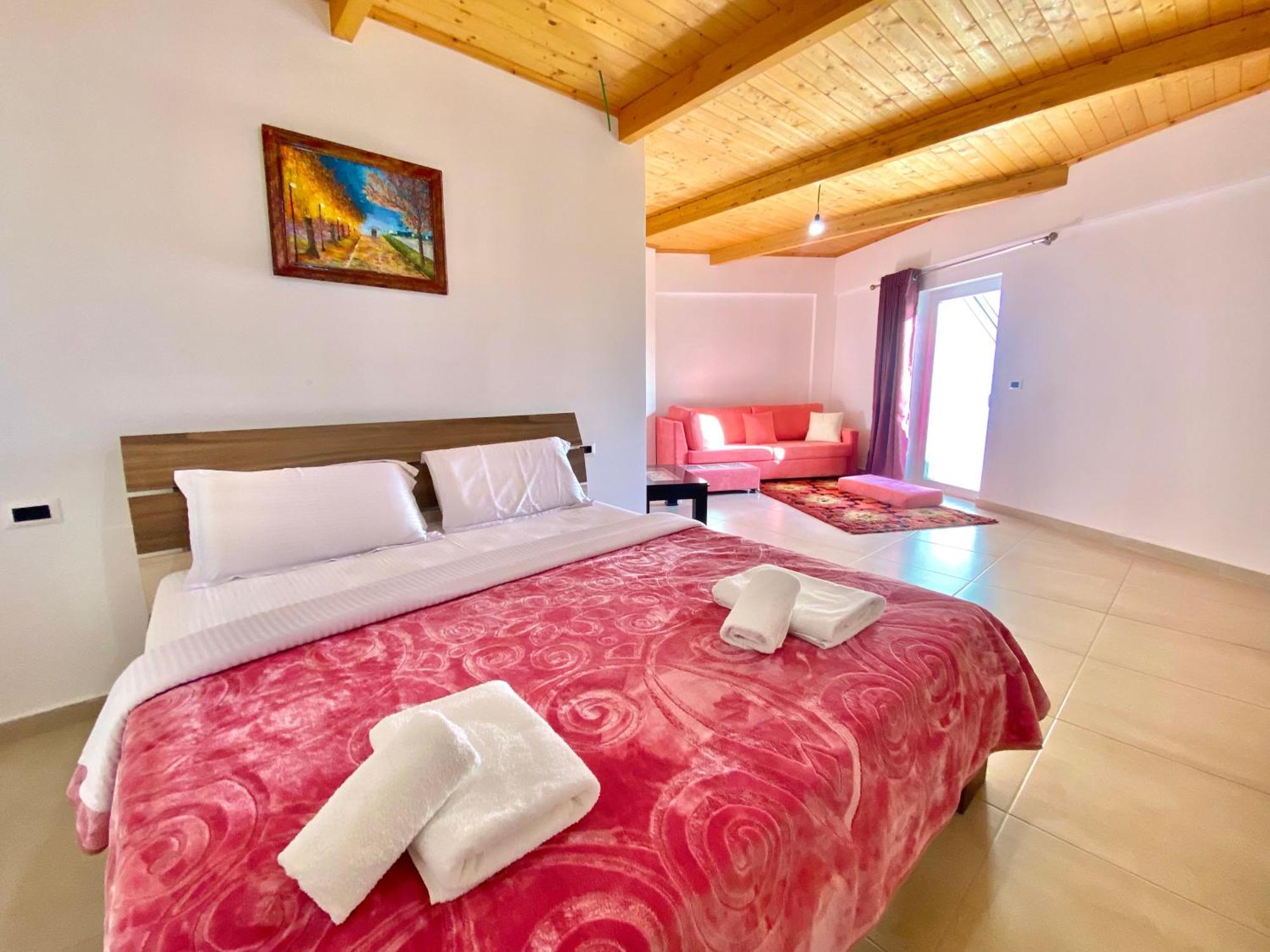 Lahuta E Vjeter Agroturizem Hotel Lac Eksteriør billede